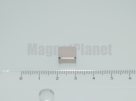 10x10x5 mm N42 NEODYM mágnes hasáb