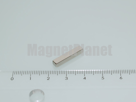 20x4x3 mm N48 NEODYM mágnes hasáb