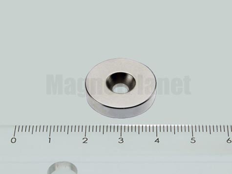 20x3/3,3 mm N38 NEODYM mágnes gyűrű süllyesztéssel (Észak)